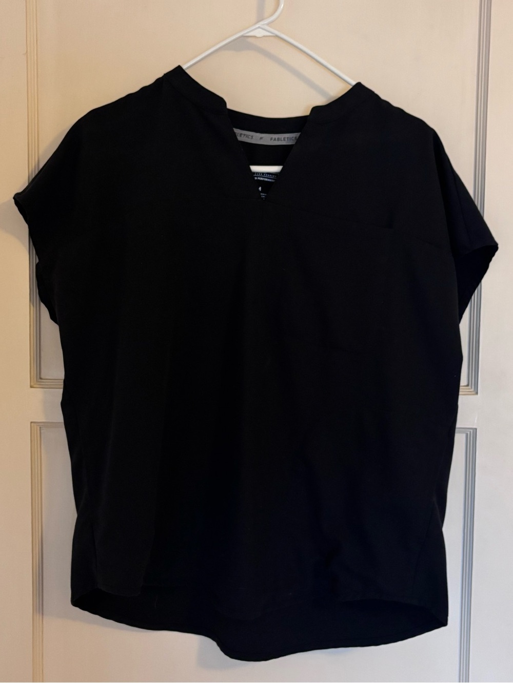 Fabletics women’s evolve oversized scrub top black